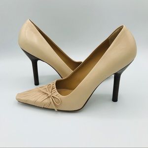 GUCCI BEIGE PUMPS w RUCHING & BOW